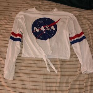 Crop top with sleeve